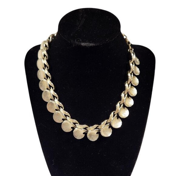 Vintage Jewelry - Vintage Gold-Tone Necklace & Clip-On Earrings Set Necklace has DAMAGE